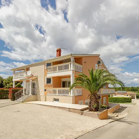 Attractive In Near Fratarski Otok Island *