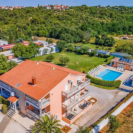 Attractive In Near Fratarski Otok Island